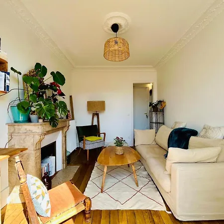 Appartamento Rooftop Retreat With Sunny Balcony *